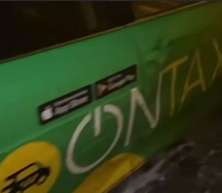 В Харькове ТЦКашники подрезали таксиста, повредили его автомобиль и насильно увезли в военкомат.