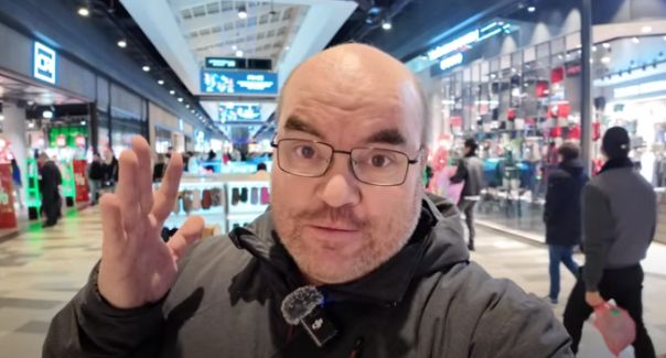 Австралиец показал обычный магазин в России. Иностранцы не поверили своим глазам: "Русские не понимают, как им повезло"