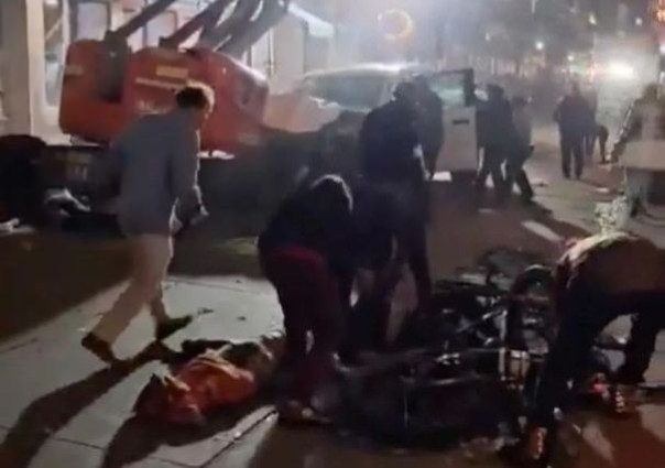 В Новом Орлеане водитель въехал в толпу и открыл огонь, есть погибшие