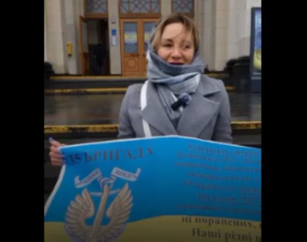 «Нас никто не слышит». Украинка, заливаясь слезами, рассказала об исчезновении сына под Курахово за один день | Новости могилизации