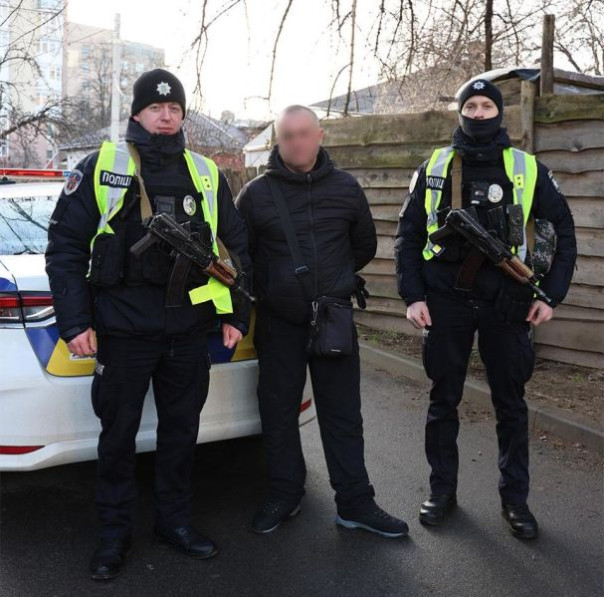 В Чернигове смелый мужчина во время минуты молчания по убитым боевикам ВСУ "выкрикнул слова в поддержку" России