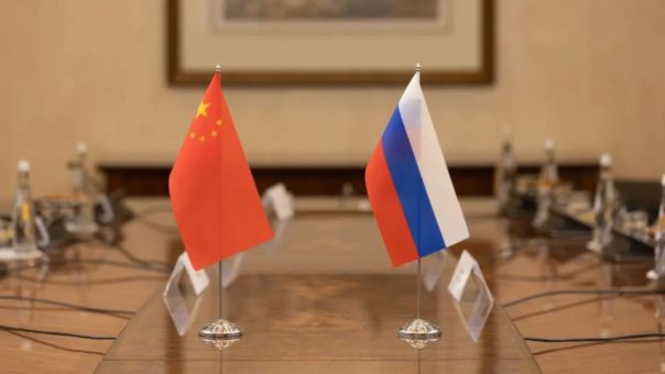 Снятие санкций и сдача Украины. Пойдет ли Россия на сделку с США и разрыв союза с Китаем?