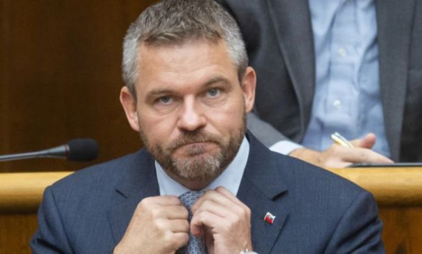 Президент Словакии отказался ехать на Украину