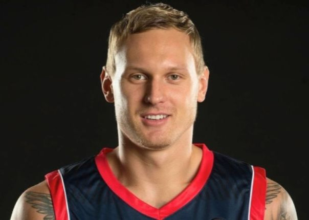 Латвийский баскетболист Тимма переписал всё имущество на украинку Седокову. В Риге подозревают, что его убили