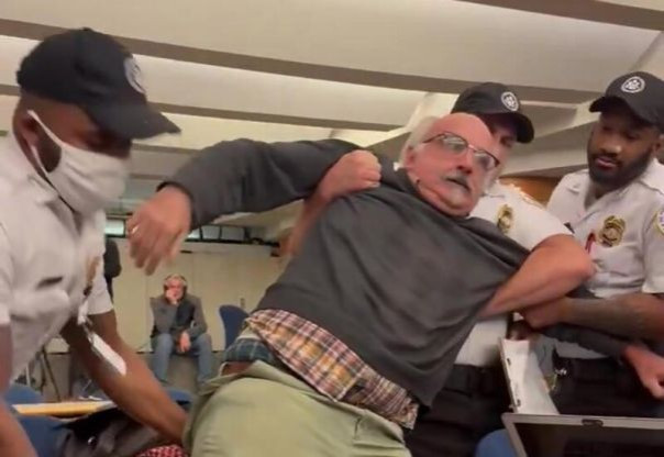 Издевательство над свободой прессы