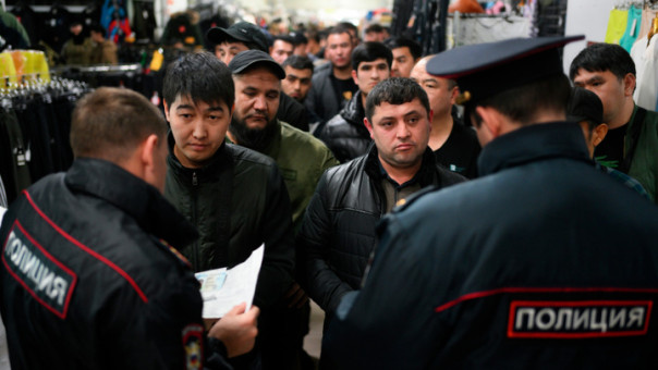 В прошлом году приставы выдворили из России почти 90 тысяч мигрантов