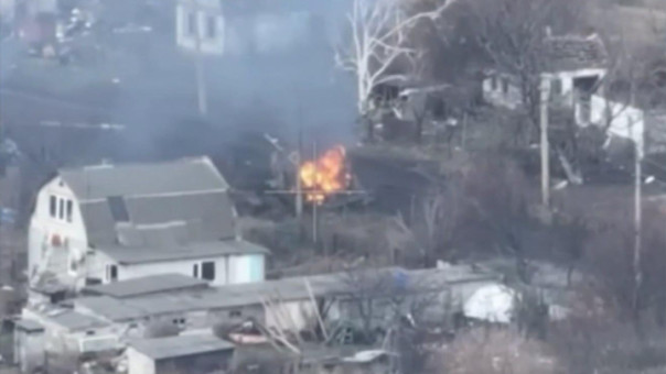 В центре Великой Новоселки поднят российский флаг