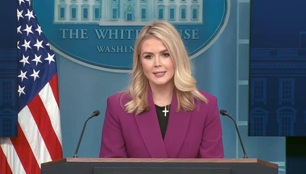 Новый пресс-секретарь Белого дома жжет глаголом