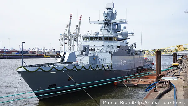 В ФРГ неизвестные насыпали металлическую стружку в двигатели корвета «Эмден»