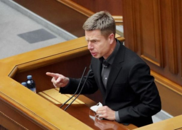 Петух Гончаренко возмущается, что Вова 4% теперь просто отдаст американцам все стратегические активы на территории страны 404