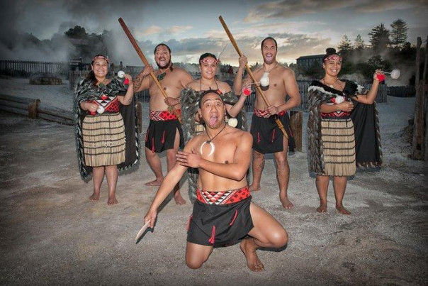 Коренные новозеландцы выступили против педерастии