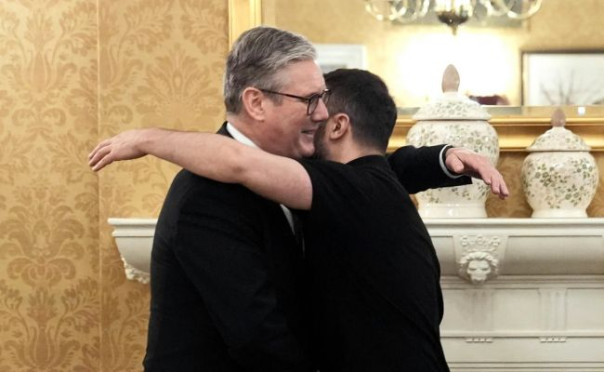 Пока США и ЕС возились с Украиной, Зеленский «отписал» все ценное Лондону