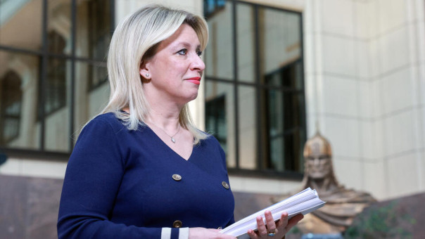 Захарова спела Bella ciao после вручения ей петиции с извинениями от Италии