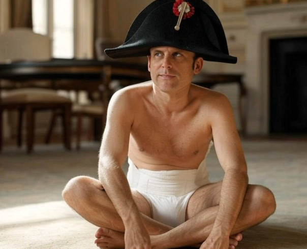 Макрон пригрозил России «расплатой» в случае отказа от переговоров