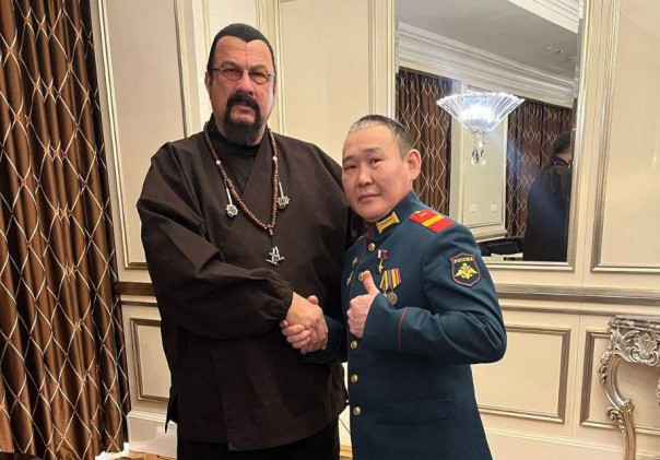 "Две легенды": Штурмовик из Якутии Григорьев встретился с Сигалом