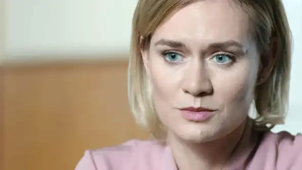 Переобулась: в конец охамевшая Машкова выдвинула условие возвращения в Россию