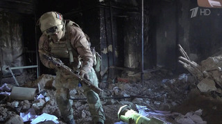 Спецрепортаж из «Азовстали», где находят новые доказательства преступлений украинских боевиков