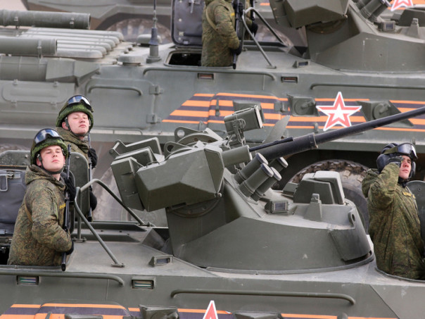 Телеведущий оценил идею провести пленных ВСУ 9 Мая