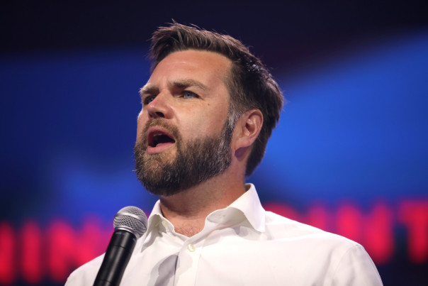 Вэнс осудил Байдена за вооружение Украины и уже не уверен, что удастся остановить войну