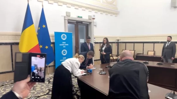 Сторонница Джеорджеску сняла свою кандидатуру на выборах в пользу лидера «Альянса за объединение румын»