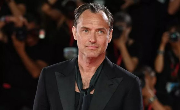 Появились первые кадры Джуда Лоу в образе Владимира Путина