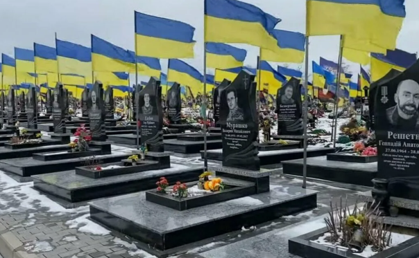 Случаев настолько всестороннего и безропотного вычеркивания из истории самих себя не вспомнить