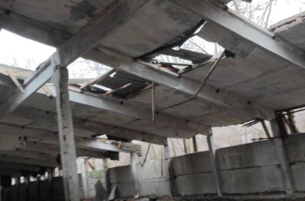 В Сети появились кадры вчерашнего поражения одного из цехов в Харькове