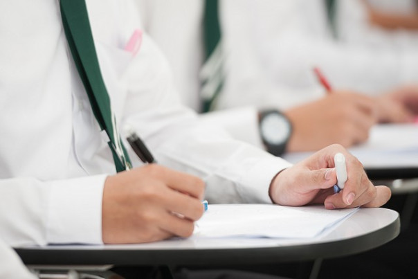 Профессиональная переподготовка медработников: ключевые особенности и отличие от повышения квалификации