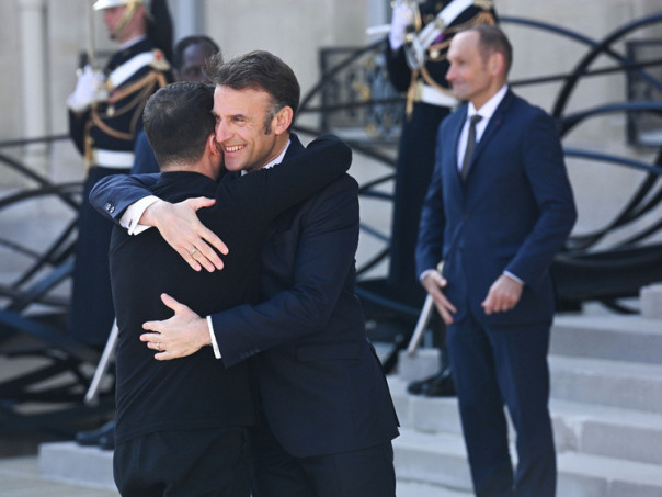 Паника в Киеве: Зеленский сорвался после точного удара России — Макрон больше не спасет