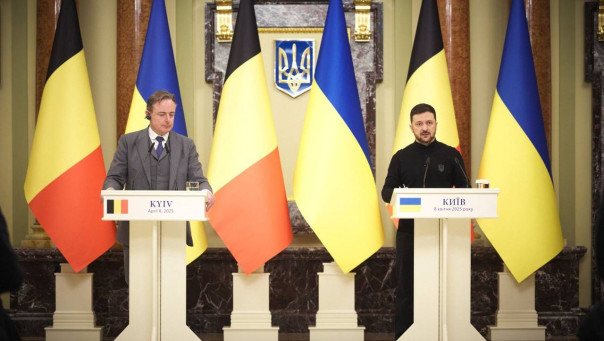 Бельгия анонсировала пакет военной помощи Украине на сумму 1 миллиард евро – премьер-министр Барт Де Вевер по итогам встречи с Зеленским.