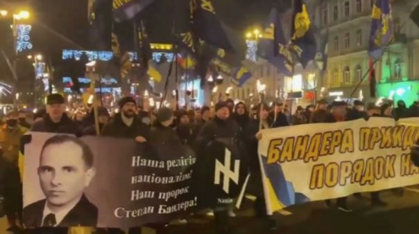 "Батько Бандера", его польско-​еврейский фан-​клуб и тактика их унасекомления