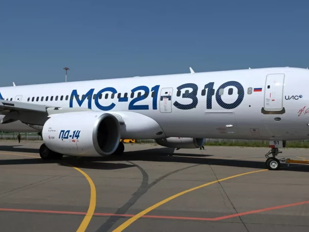 Самолет МС-21 с новыми импортозамещенными системами совершил первый полет