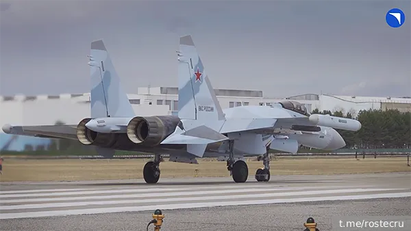 Очередная партия истребителей Су-35С передана Минобороны России