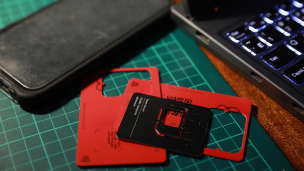 В РФ накрыли банду с SIM-боксами, помогавшую зарубежным телефонным мошенникам