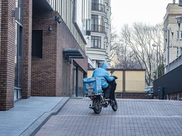 93,5% всех нарушений ПДД среди курьеров в Москве совершают мигранты