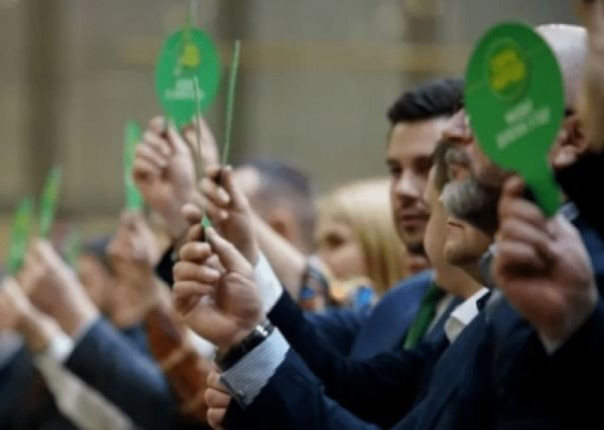 За «Слуг народа» голосуют «мёртвые души». Режим фальсифицирует голосования в Верховной раде