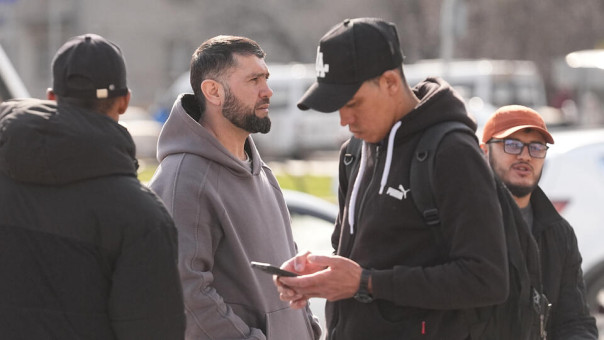 Совфед одобрил эксперимент по регистрации мигрантов в Москве через приложение