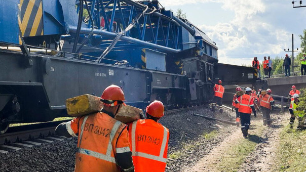 Участок в Брянской области, где рухнул мост, открыт для движения поездов