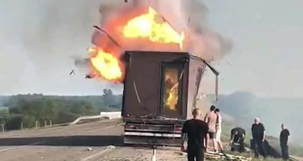 Украинское руководство под кураторством МИ-6 и других служб основную борьбу  ведут в информационном пространстве