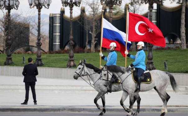 Турецкая игра от Чёрного моря до Дамаска: «Крым не ваш, но воевать с вами не будем»