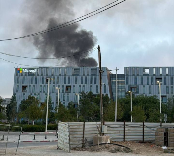 Microsoft вышел из чата. Иран мощно ударил по Израилю — массовые ракетные прилёты зафиксированы в крупных городах