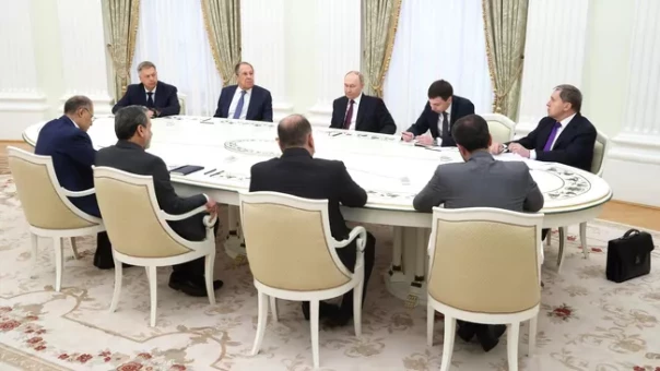 Путин обсудил с главой МИД Ирана обострение конфликта на Ближнем Востоке