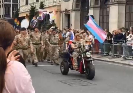 Ехали педики на мотоциклетике...