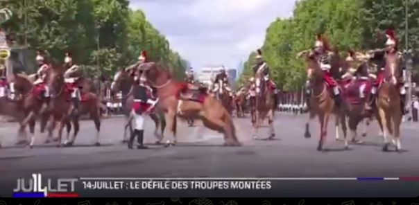 Смешались в кучу кони, люди: главный военный парад во Франции обернулся провалом.