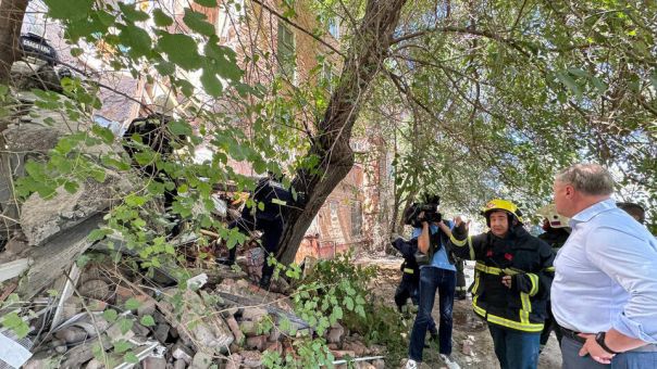 Подъезд обрушился в жилом доме в Астрахани