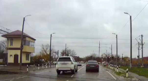 В Краснодарском крае женщина пожаловалась на депутата за нарушение ПДД и получила штраф ₽250 тыс — «причинила ему нравственные и моральные страдания»