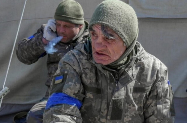 Наступ инвалидов: Сырский сошел с ума, посылая воевать в запорожские степи еле ходящих старцев