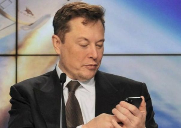 "МехаГитлер" сорвал планы Илона Маска