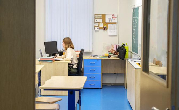 «Дураков нет!»: Минпрос готов брать в учителя всех желающих, но в школу не заманишь даже столичной зарплатой