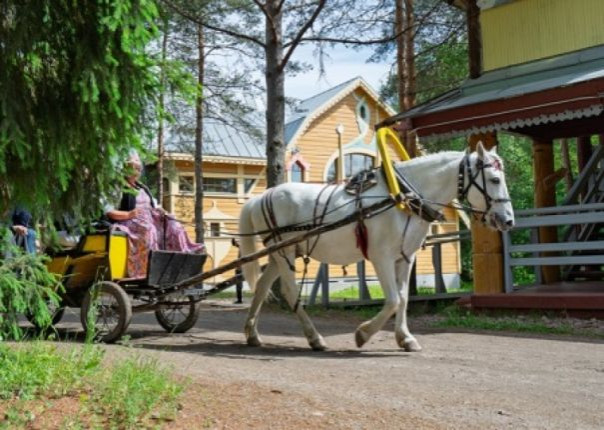 В Ленинградской области ищут барина для «хождения в баню с девками». Сулят 300 тысяч рублей в месяц